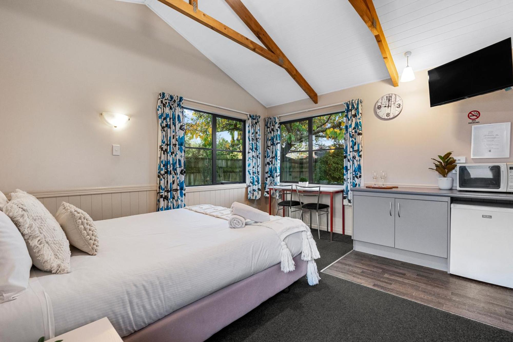 Tasman Holiday Parks - 蒂阿瑙湖 外观 照片 Studio