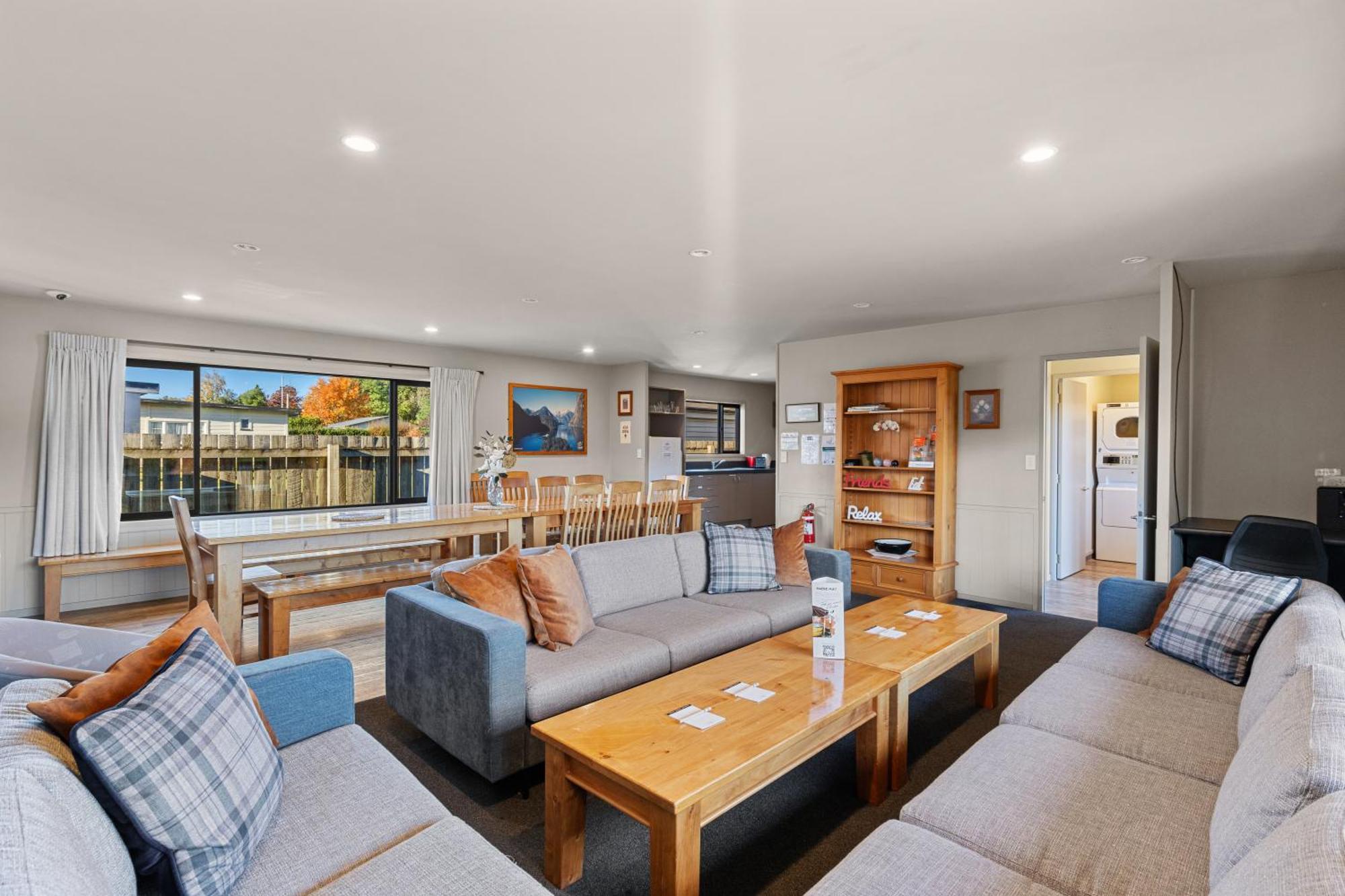 Tasman Holiday Parks - 蒂阿瑙湖 外观 照片 The Lodge at Jack's Point