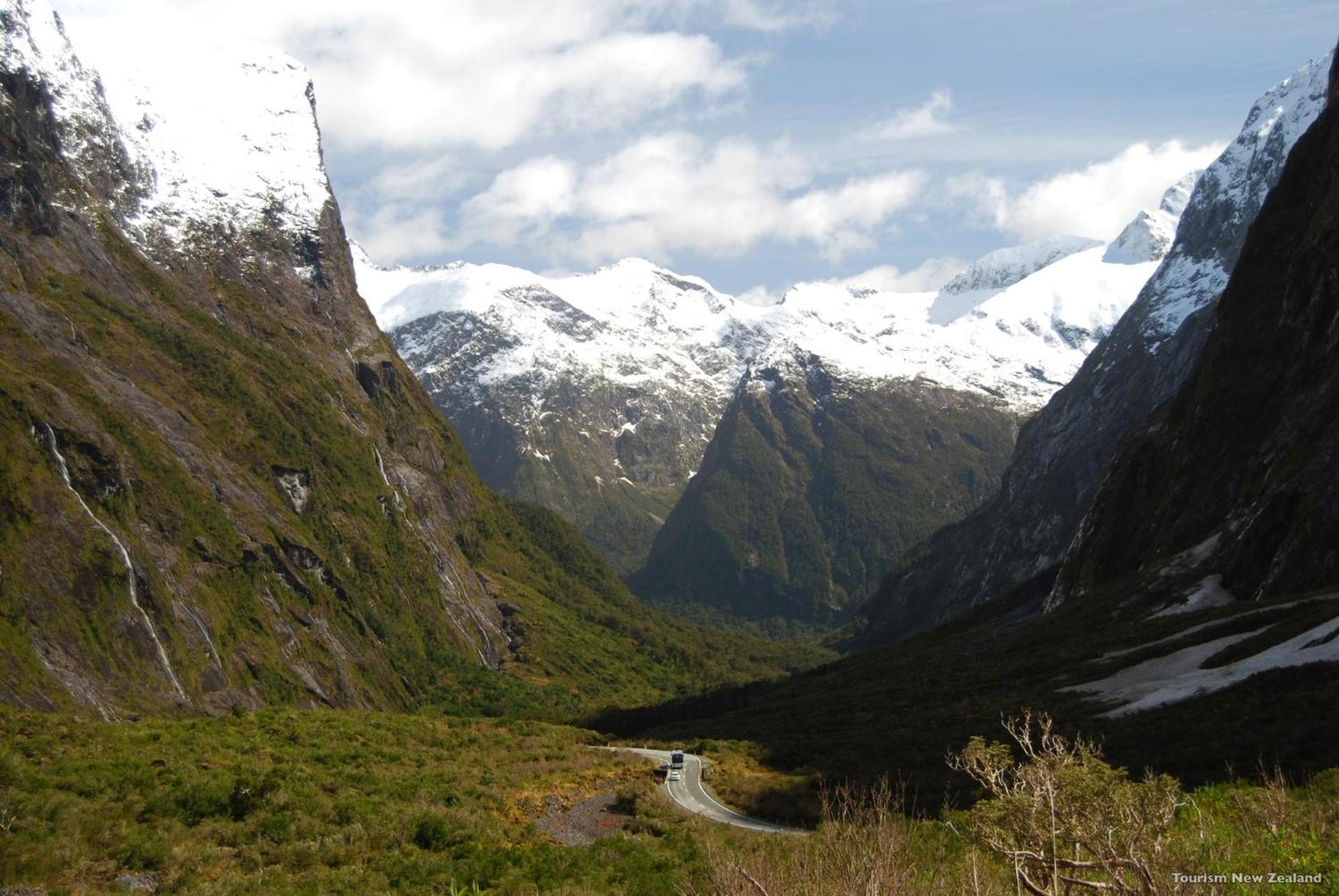 Tasman Holiday Parks - 蒂阿瑙湖 外观 照片 Milford Road