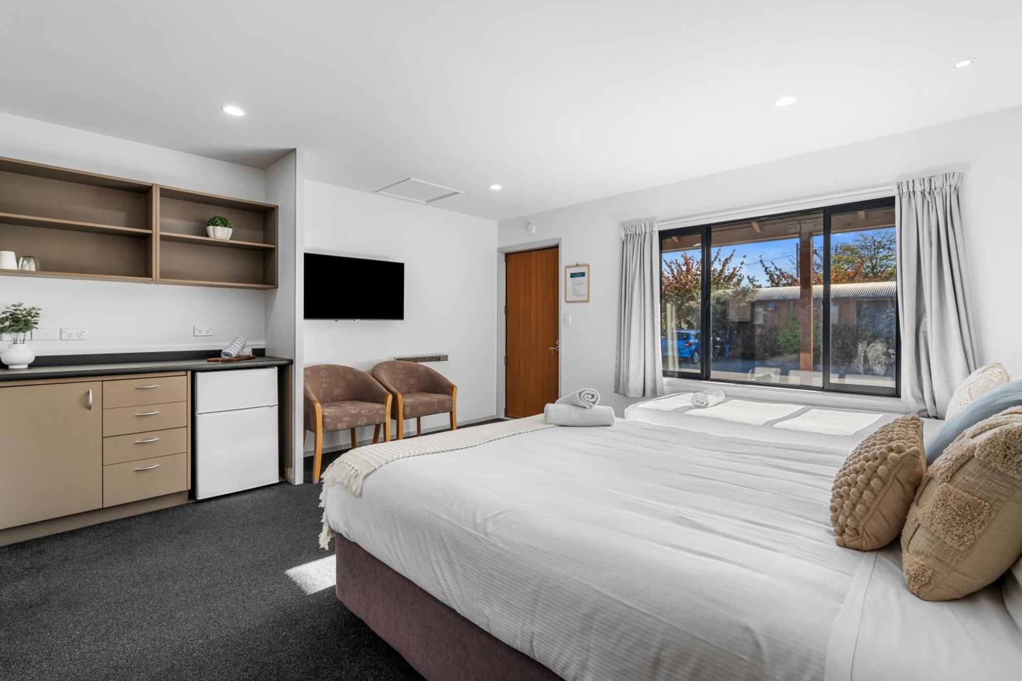 Tasman Holiday Parks - 蒂阿瑙湖 外观 照片 A studio apartment in Australia